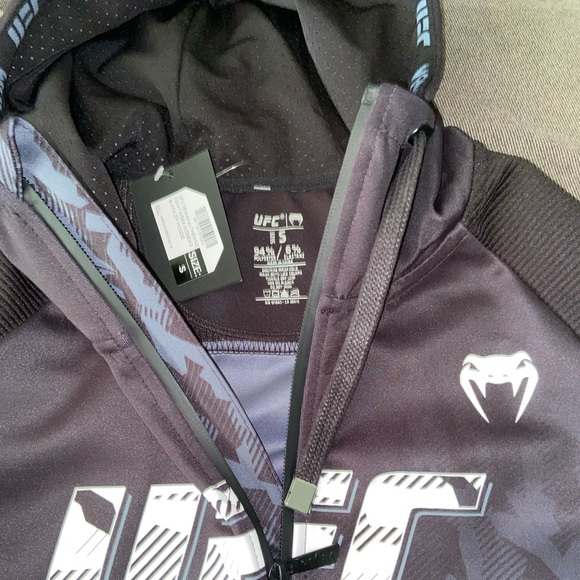 UFC VENUM fight week women’s jacket - Picture 3 of 6